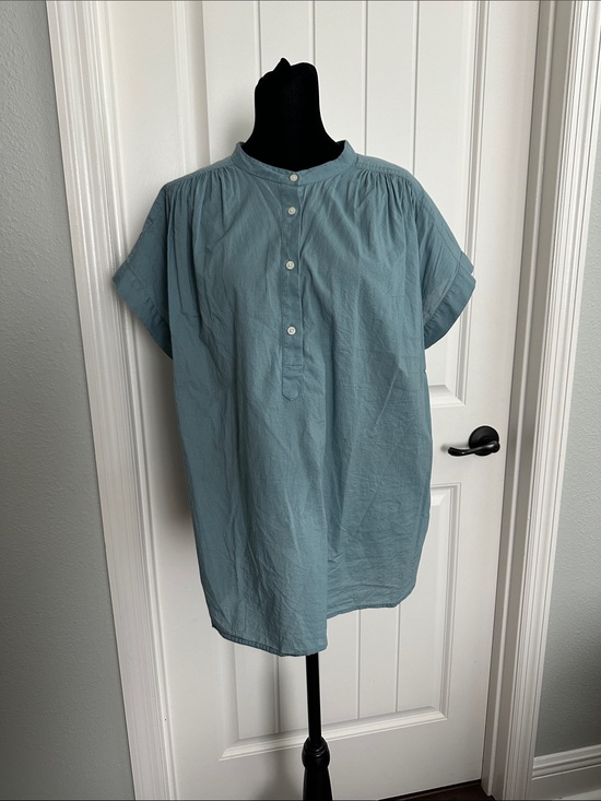 Universal Thread Tops - Universal Thread 100% cotton Blue Short-Sleeve Casual Shirt. Size XL.